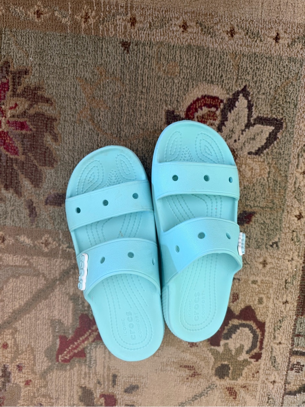 Women’s Aqua Crocs size. 7-9 L/N